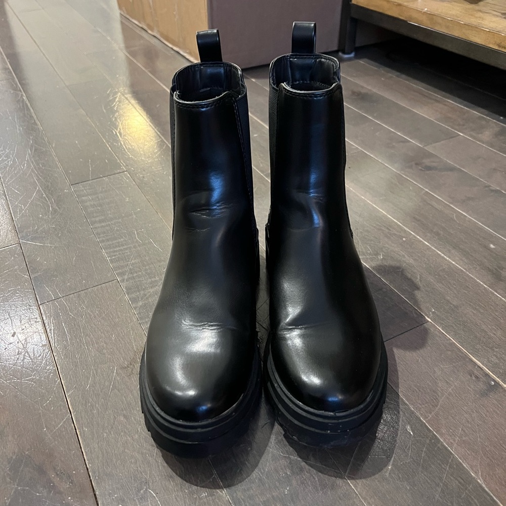a new day black Belle Chelsea boots